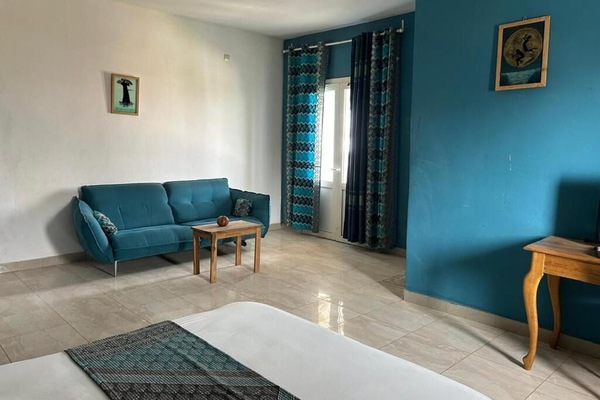 Classic Double Room, Balcony | Living area