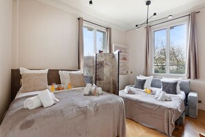 Iron/ironing board, Internet, bed sheets - 258 Flandrin - Superb Apt  in Paris (Paris)