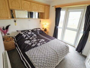 2 bedrooms, individually decorated, individually furnished - Towervans Z11 (Mablethorpe)