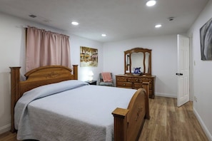 3 Schlafzimmer, Schreibtisch, Bügeleisen/Bügelbrett, kostenloses WLAN