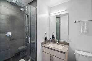 Deluxe-huoneisto, 3 makuuhuonetta, kaupunkinäköala | Kylpyhuone