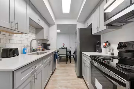 Private kitchen. Stylish, Just Renovated 1 Bedroom in Downtown Mesa