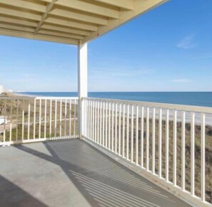 Property grounds - Our 3 bedroom unit is expansive, and perfect for large parties going on vacation (North Myrtle Beach)