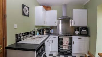 Cottage | Dapur pribadi | Peralatan masak/sendok-piring