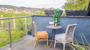 Cottage | Outdoor dining