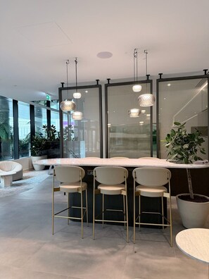 Interior - Executive 1Bed 1Bath | Workspace | WiFi | Sofa-bed (Greater London)