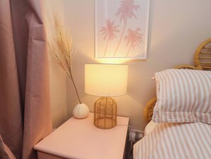 3 bedrooms, individually decorated, individually furnished, free WiFi - Seashells at Runswick Lodge (Saltburn-by-the-Sea)