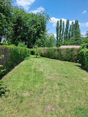 Property grounds - Vrbo Property (Moncoutant-sur-Sèvre)