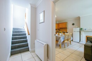 Interior - Galway Group Stay Townhouse (Galway)