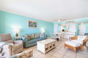 TV - The Big Surf II - Gulf View - Beach, Pool, and Fun (Gulf Shores)