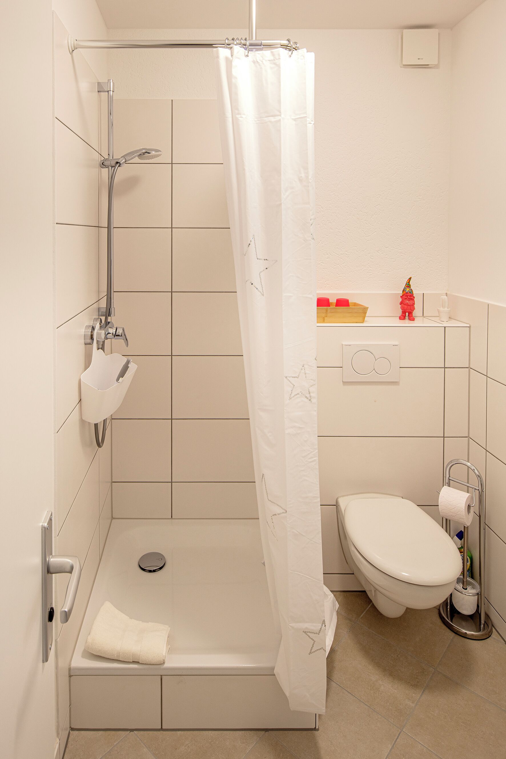 Dusche, Handtücher, Seife, Toilettenpapier