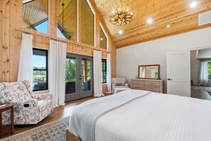 4 bedrooms, iron/ironing board, WiFi (free), bed sheets