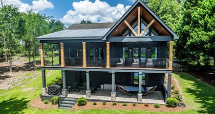 Firefly Haven, 4bedrooms, 5 baths, 4 Kayaks, 1 paddleboard, Great Water + MORE!