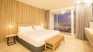 Desk, iron/ironing board, free WiFi - Clock Tower PH2 · PH2 Luxury Stay – CTG Centro (Cartagena)