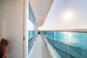 Property grounds - Beachfront Luxury 3BR w/ Jacuzzi + Ocean Views 2 (Santa Marta)