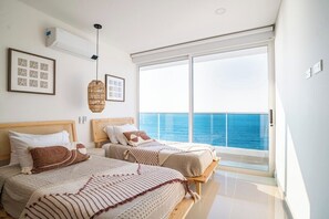 Iron/ironing board, free WiFi - Beachfront Luxury 3BR w/ Jacuzzi + Ocean Views 2 (Santa Marta)