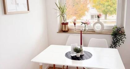 WohlfĂŒhl-Apartment mit Balkon, Netflix & Games