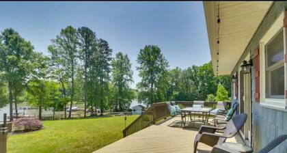 Lakefront 3-bedroom chalet with private dock
