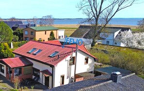 Exterior - OstseeNest: sunny small house + terrace on the Achterwasser 800m to the Baltic Sea beach (Zempin)