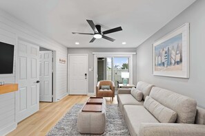 TV - Luxury Beach Escape - Private Hot Tub - Pool (Ocean City)