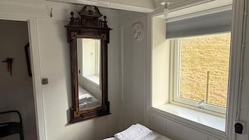 Basic House, Sea View