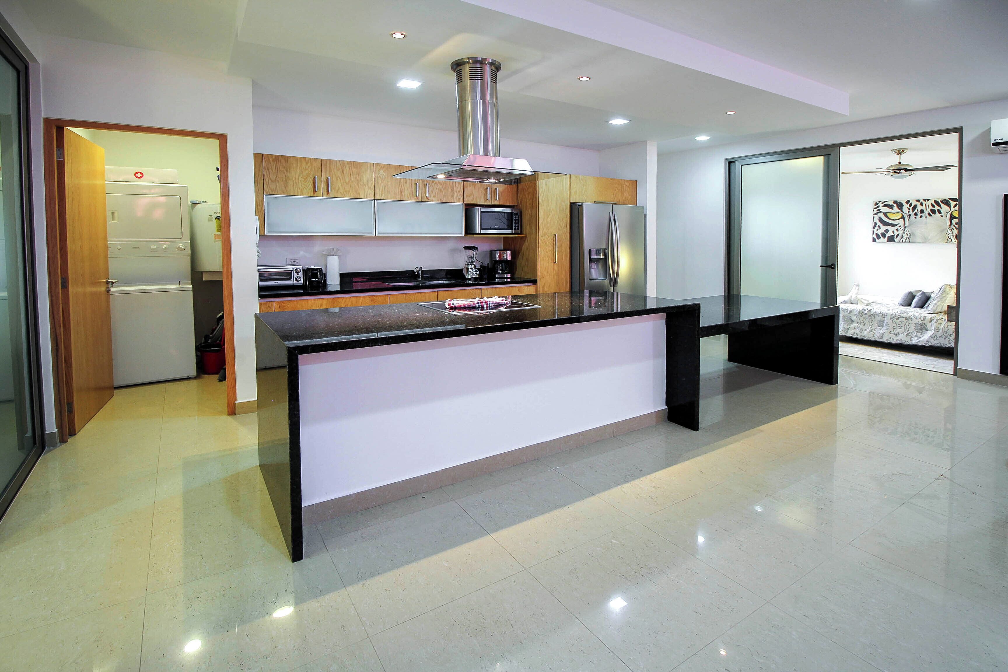 Micro-ondes, four, plaque de cuisson, lave-vaisselle