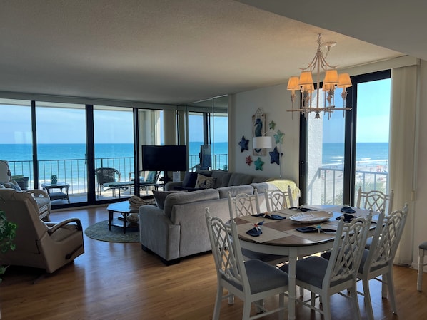 Smart TV - Beach front Serene 3-bedroom condo just steps away from the beach and pool (Myrtle Beach)