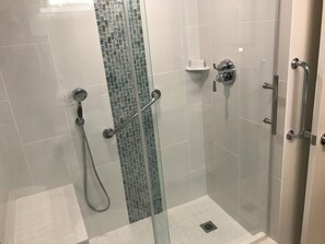 Shower, hair dryer, towels, soap - Beach front Serene 3-bedroom condo just steps away from the beach and pool (Myrtle Beach)