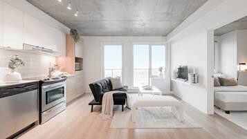 Deluxe suite, 1 queensize bed, keuken, uitzicht op stad