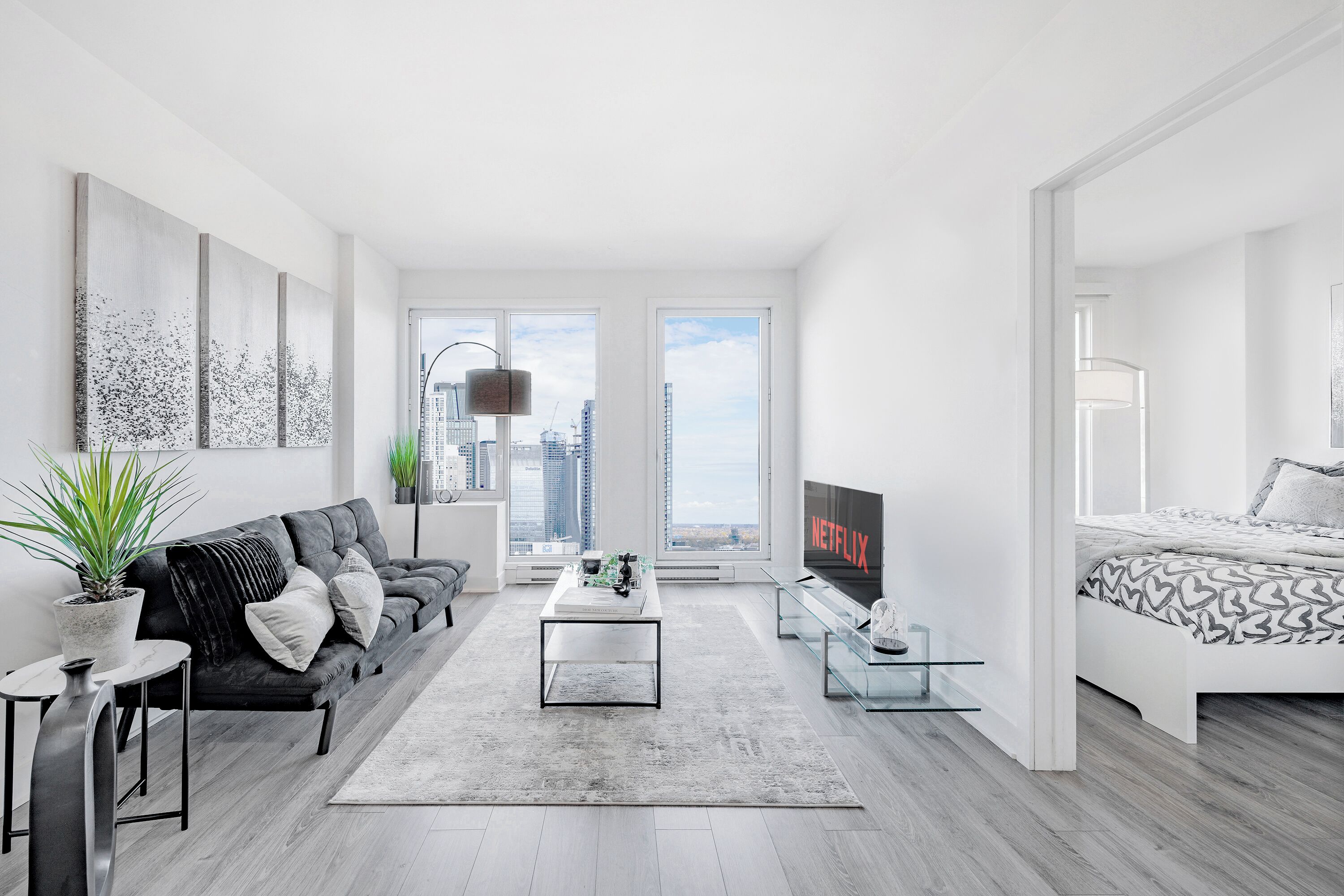 Panoramic Penthouse, 1 Queen Bed, Kitchen, City View