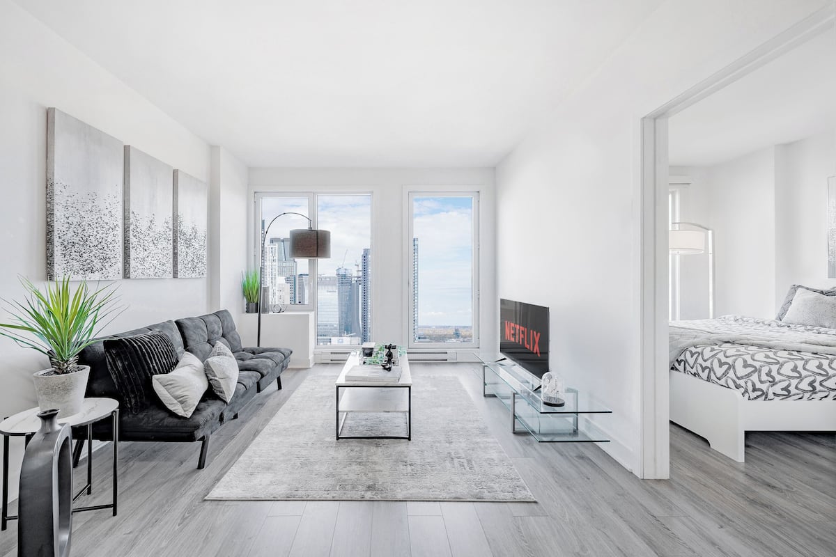 Panoramic Penthouse, 1 Queen Bed, Kitchen, City View