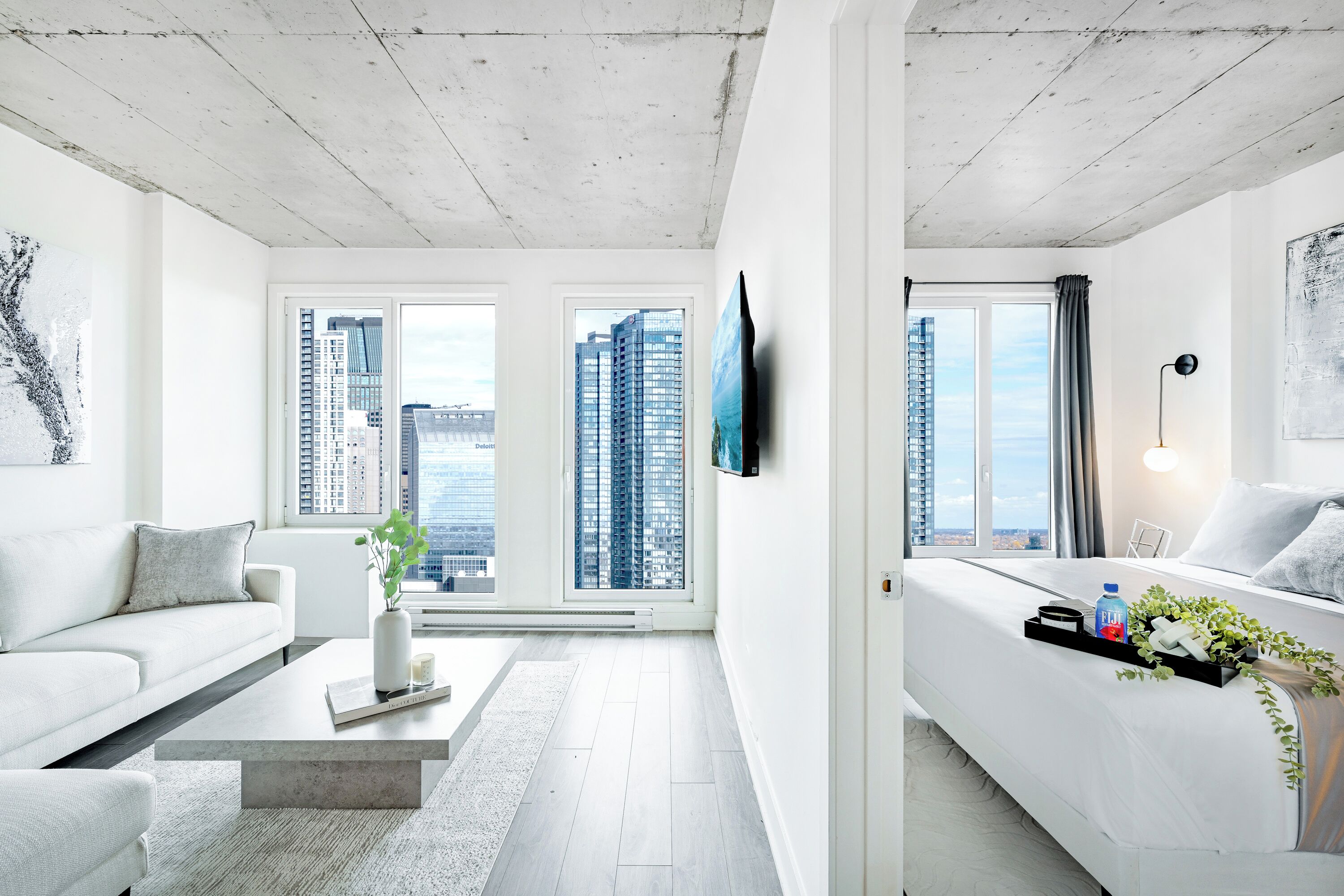 Signature Studio Suite, 1 Queen Bed, Kitchen, City View