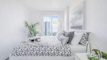 Panoramic Penthouse, 1 Queen Bed, Kitchen, City View