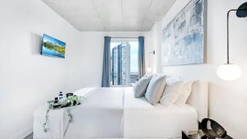 Suite Studio Signature, 1 grand lit, cuisine, vue ville