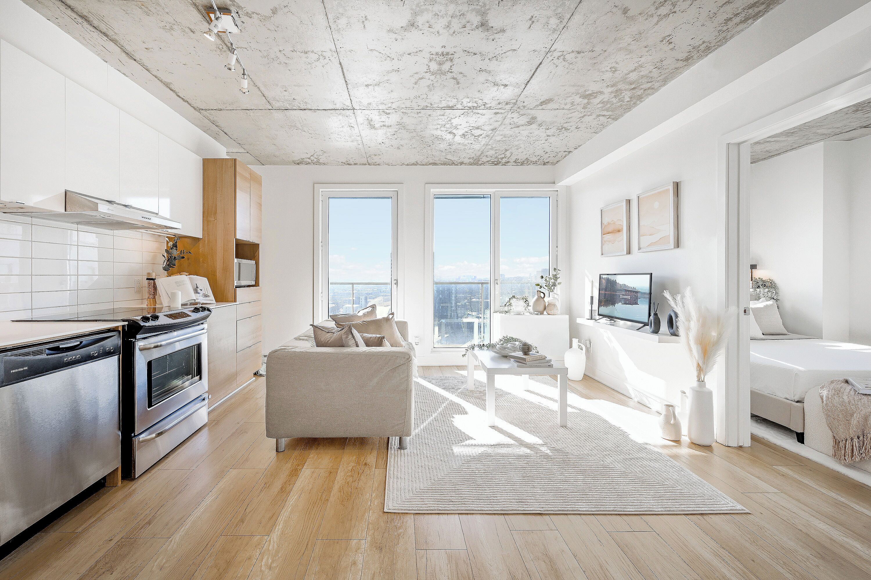 Exclusive Suite, 1 Queen Bed, Kitchen, City View | Balcony