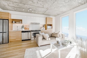 Exclusive Suite, 1 Queen Bed, Kitchen, City View | Private kitchen