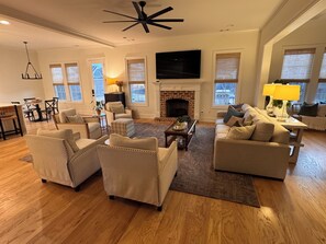 Living area - Masters Getaway in Evans, GA (Evans)