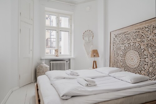 Premium Sea View & Historic Apartment