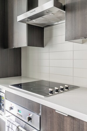 Superior Room, Non Smoking, Kitchen | Private kitchen