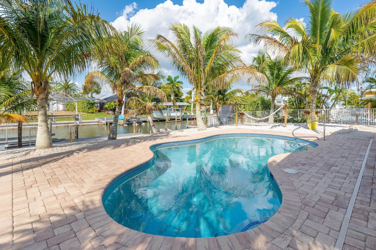 House, Multiple Beds (The Splash Pad) | Pool