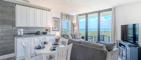 Condo, 1 giường cỡ queen (Lovers Key Beach Club #606) | Khu phòng khách