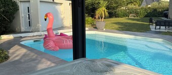 Villa with heated pool and jacuzzi at the foot of the Loire castles