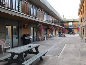 屋外ダイニングエリア