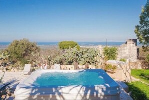 Pool - Ostuni Green Hills App. 2 - Panoramic view, charm, veranda and shared jacuzzi (Puglia)