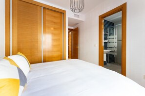 Apartment - City Apartment for 4 With Parking, Malaga (Málaga)