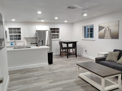 4bedroom, HEB, Shopping Mall, 7Eleven, pet friendly yard, pkg 4 work trailers