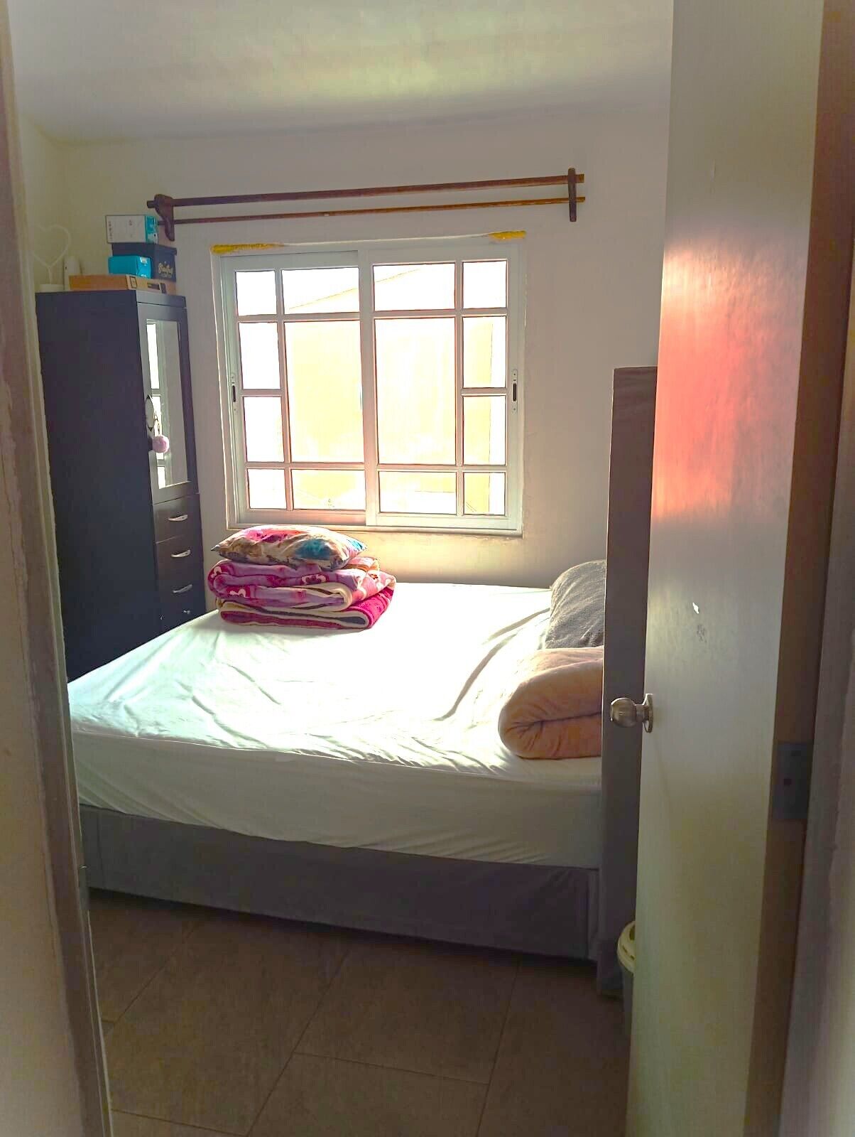 2 slaapkamers, een strijkplank/strijkijzer, internet