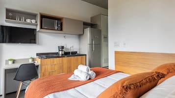 Apartamento luxo, cozinha, vista para a cidade