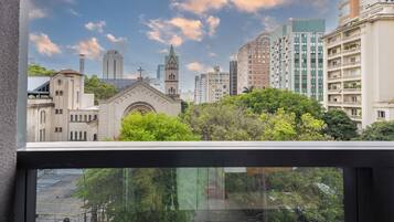 Apartamento luxo, cozinha, vista para a cidade | Parte interna