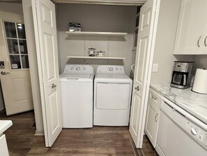 Interior - 3-bedroom house in peaceful McKenzie near Bethel University (McKenzie)